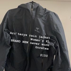 Arc’Terx Woman’s rain jacket Beta SL